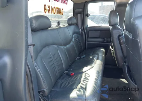 2001 Chevrolet Silverado 1500 Lt z USA, uszkodzony, nr VIN 2GCEC19T011146808